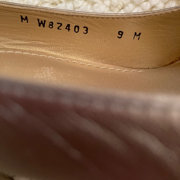 NWOT Stuart Weitzman metallic gold round toe heels sz 9M - Picture 6 of 12